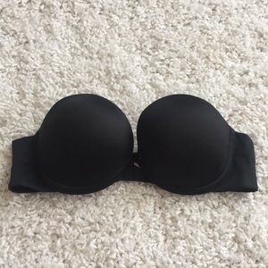Like new Victoria’s Secret strapless bra size 32B